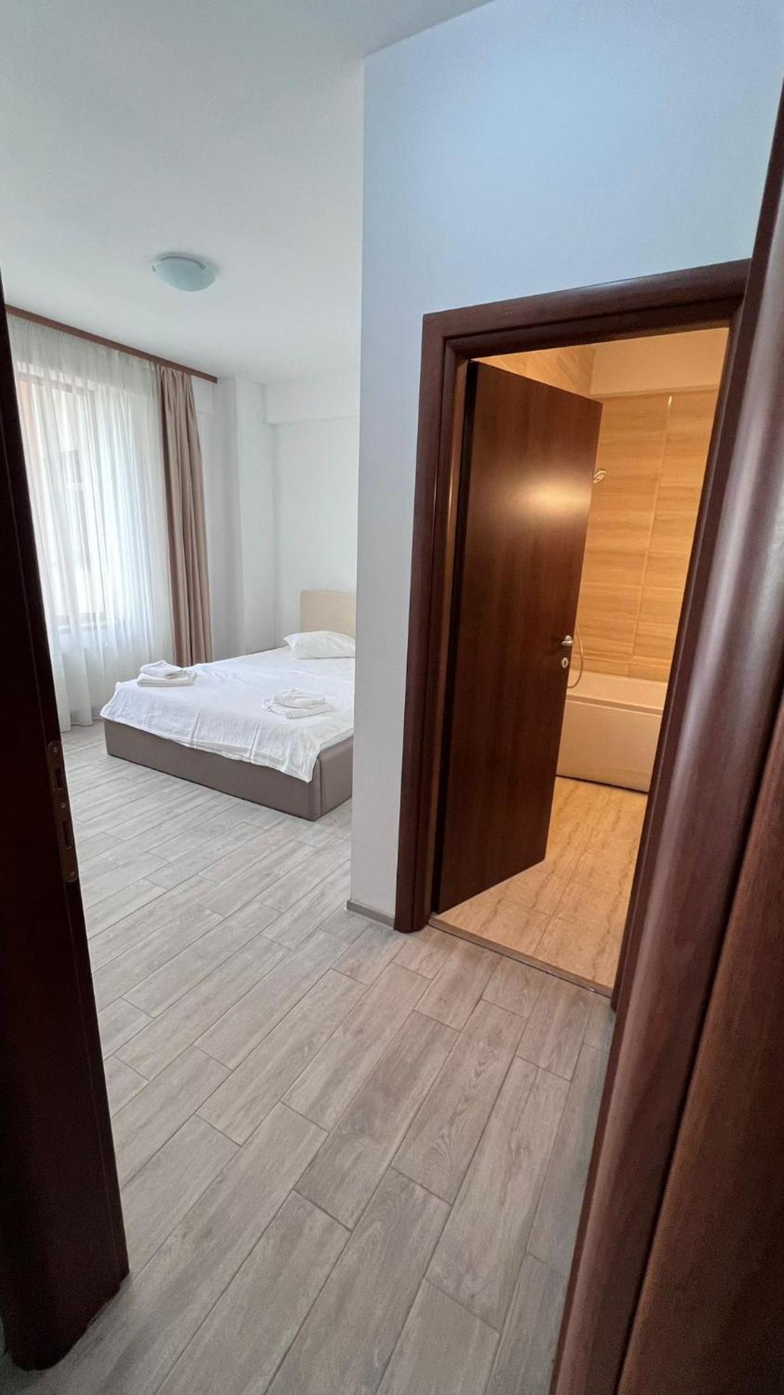 Apartamento Summerland Apartmants Mamaia Nord Exterior foto