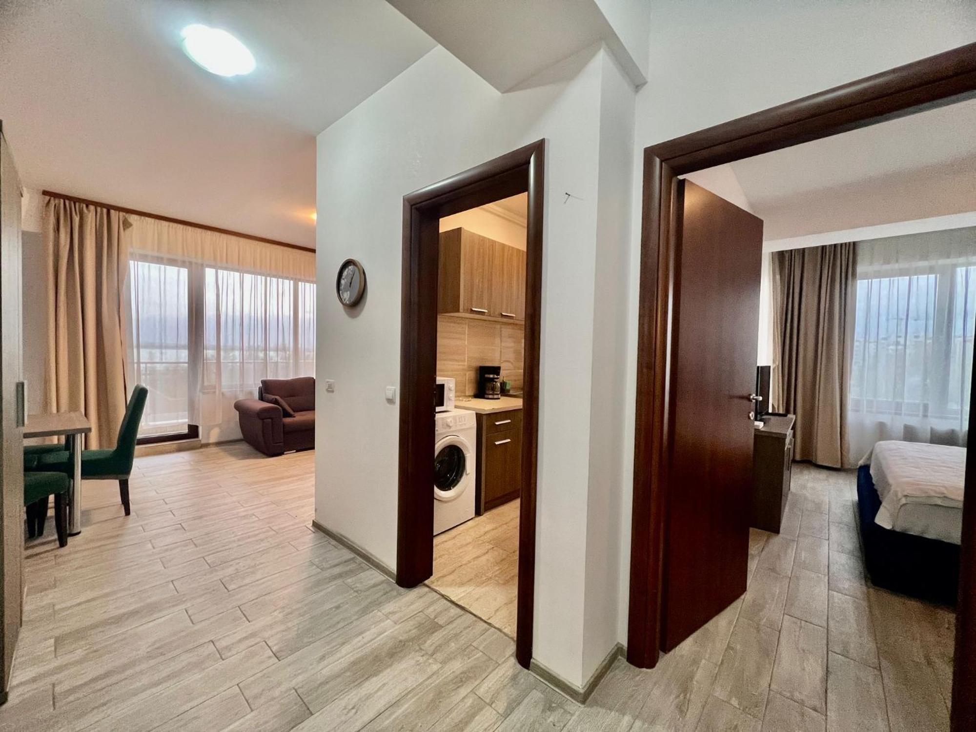 Apartamento Summerland Apartmants Mamaia Nord Exterior foto